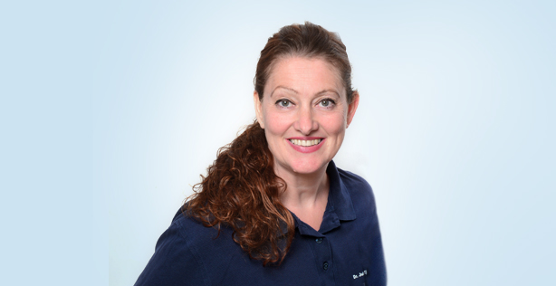 Dr. Julie Tjins Bild
